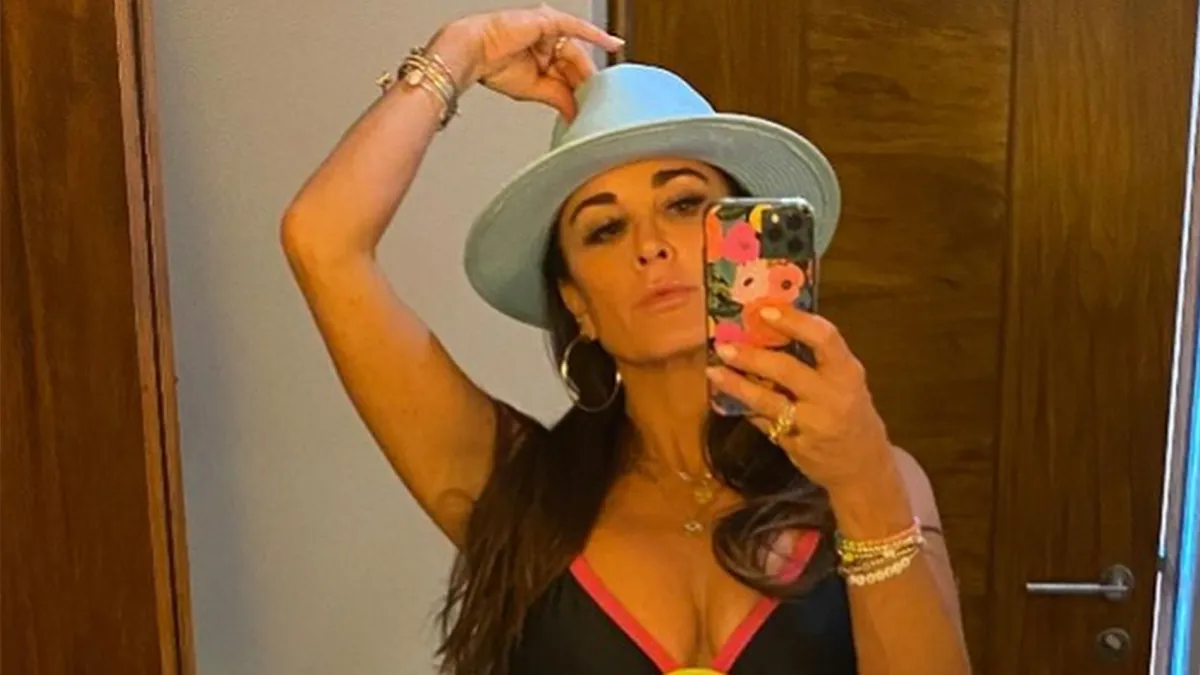 kyle-richards-fedora