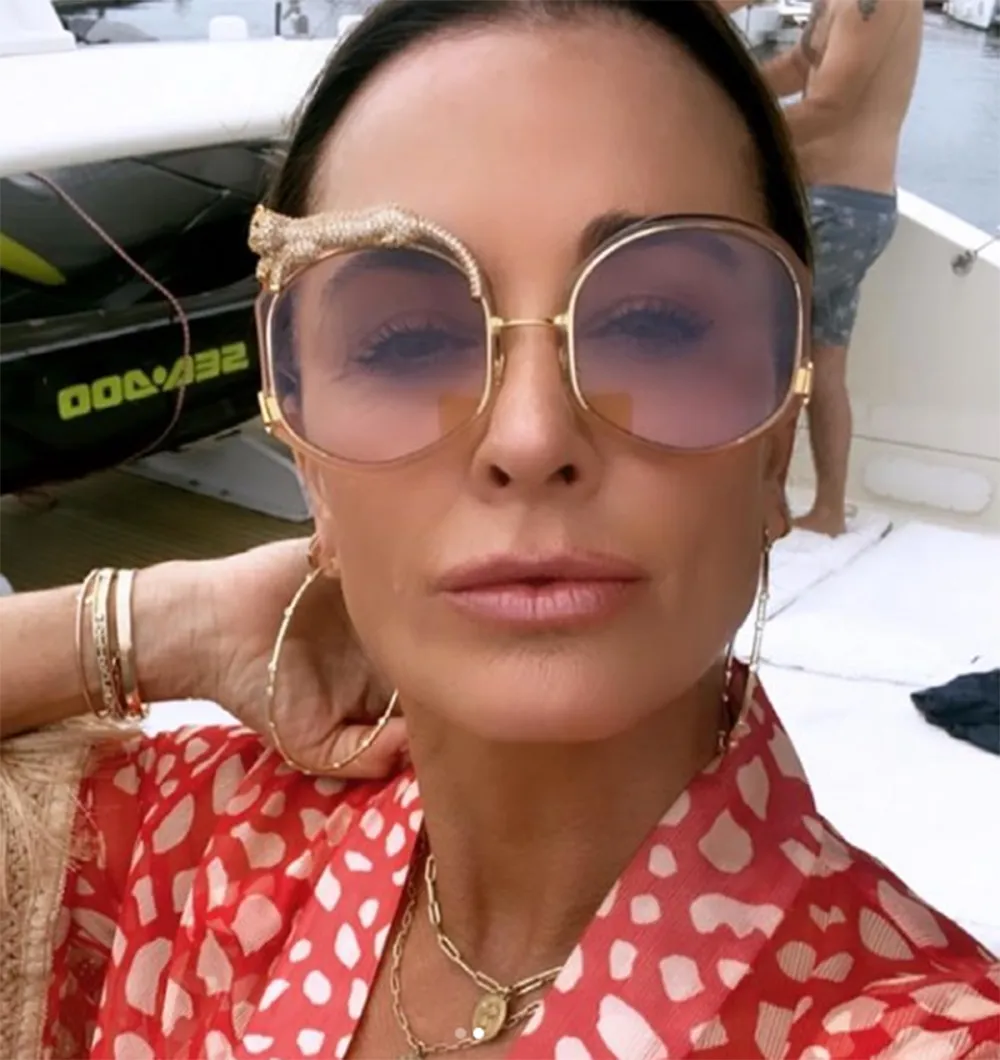 kyle-richards-geometric-sunglasses-selfie