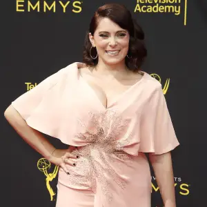 Actress Rachel Bloom Shares Before and After Photos From Breast Reduction Surgery