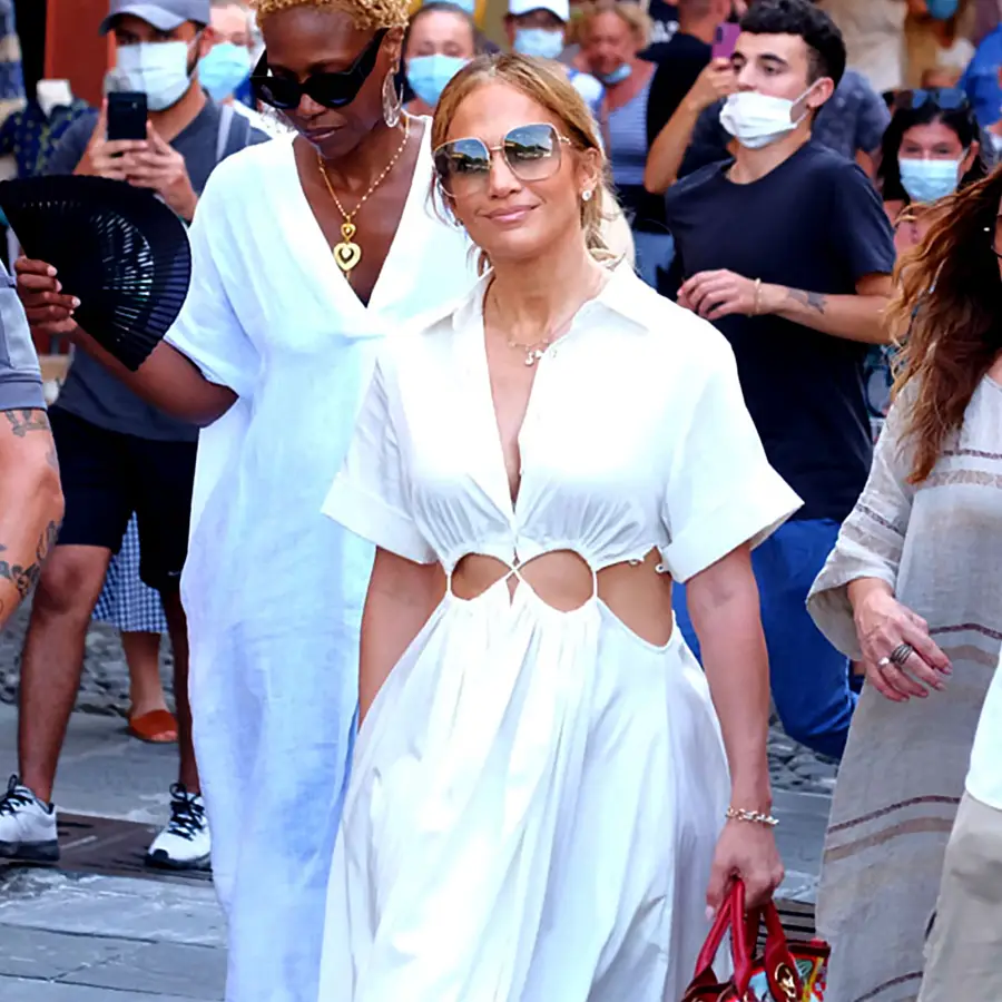 Always Near Her Heart! J. Lo Wears Ben Necklace Again