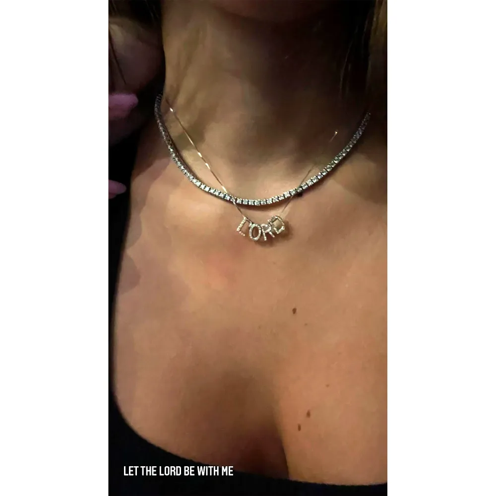 Amelia Hamlin Has a Diamond &lsquo;Lord&rsquo; Necklace in Honor of Scott Disick