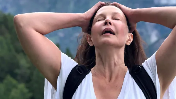 Ashley Judd Is Walking Again 6 Months After Shattering Leg