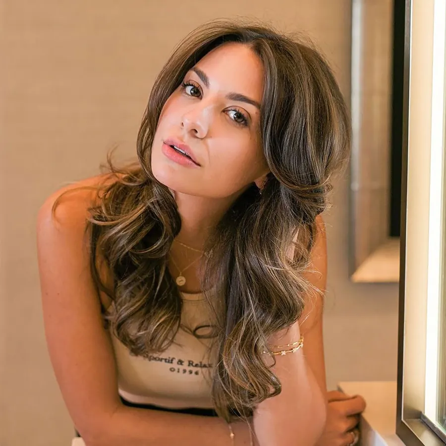 'Bachelor' Alum Kelley Flanagan Reveals Lyme Disease Diagnosis