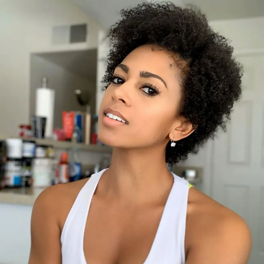 Bachelor' Alum Kelley Flanagan Reveals Lyme Disease Diagnosis