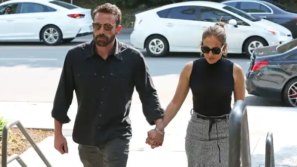 Ben Affleck and Jennifer Lopez Go Shopping Amid Serious Marriage Discussions 2
