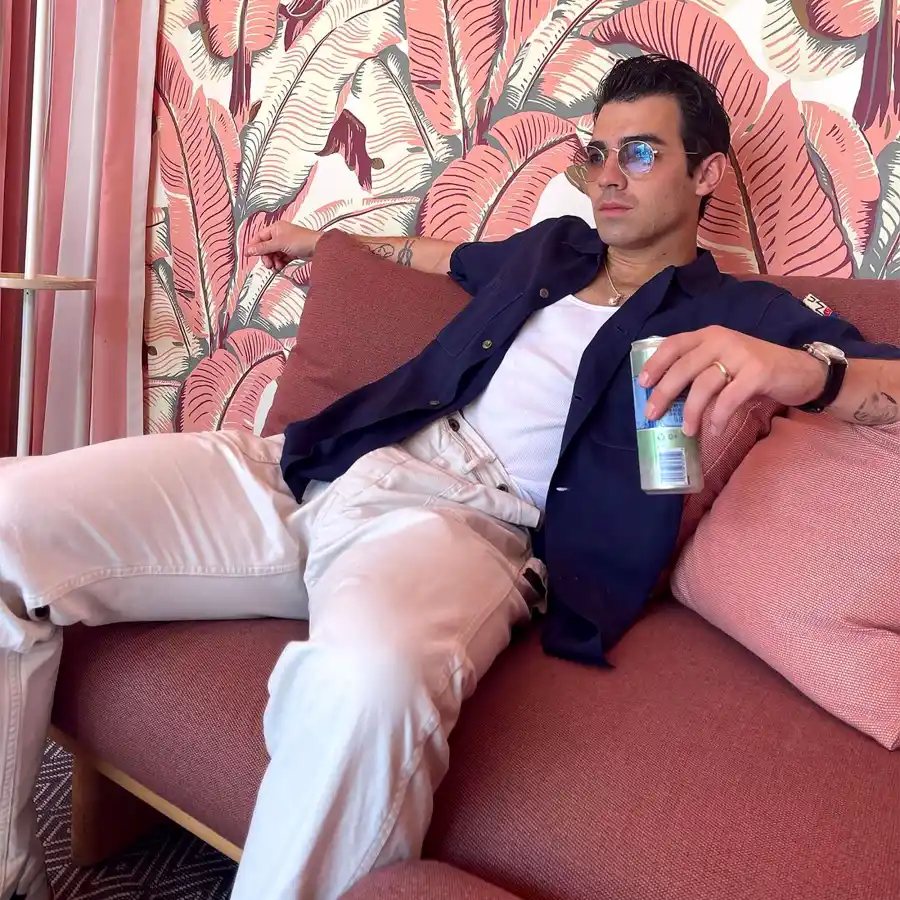 Birthday Suit! Joe Jonas Goes Nude Celebrating His Birthday With Sophie