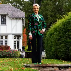 Blue-Stone Manor Dorinda Medley Standing Alexandra Arnold Real Housewives of New York’s Dorinda Medley Is Renting Out Her 18-Acres Blue Stone Manor