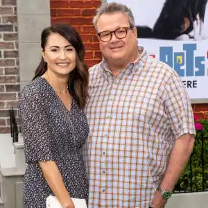 Eric Stonestreet Is Engaged to Lindsay Schweitzer See Ring
