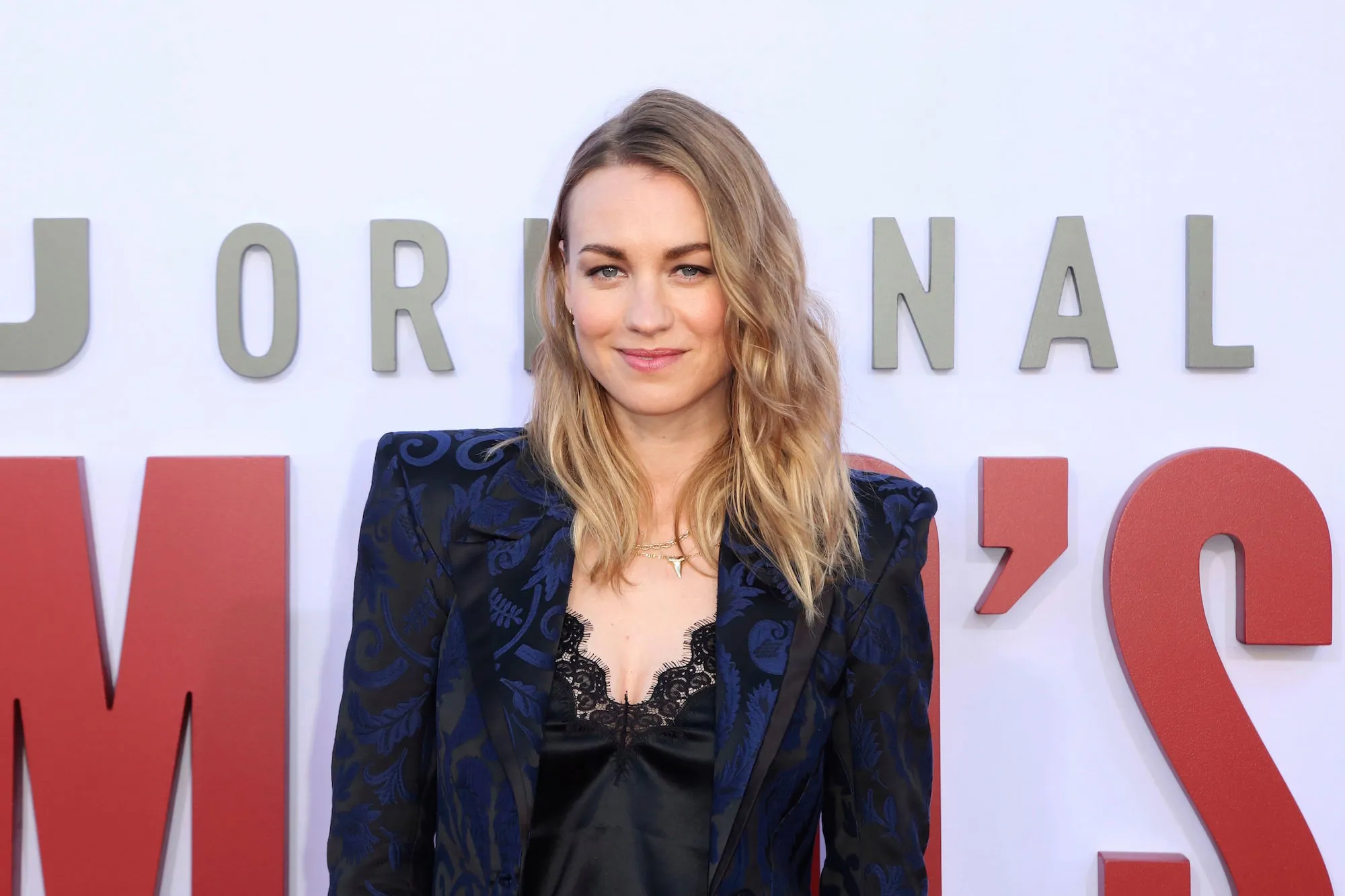 Handmaid's Tale's Yvonne Strahovski Gives Birth to 2nd Child With Tim Loden Promo