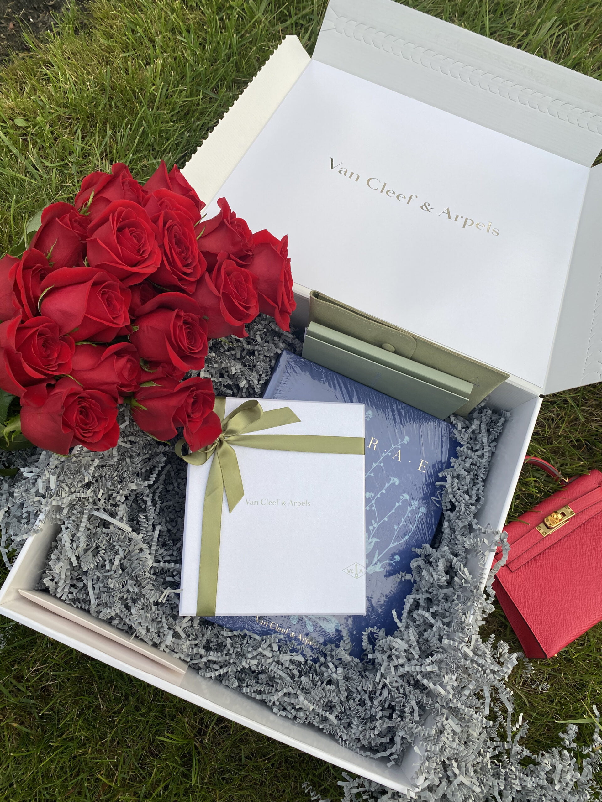 VCA Guilloche in white gold ,Van Cleef &amp; Arpels 10 Motif Guilloche White Gold