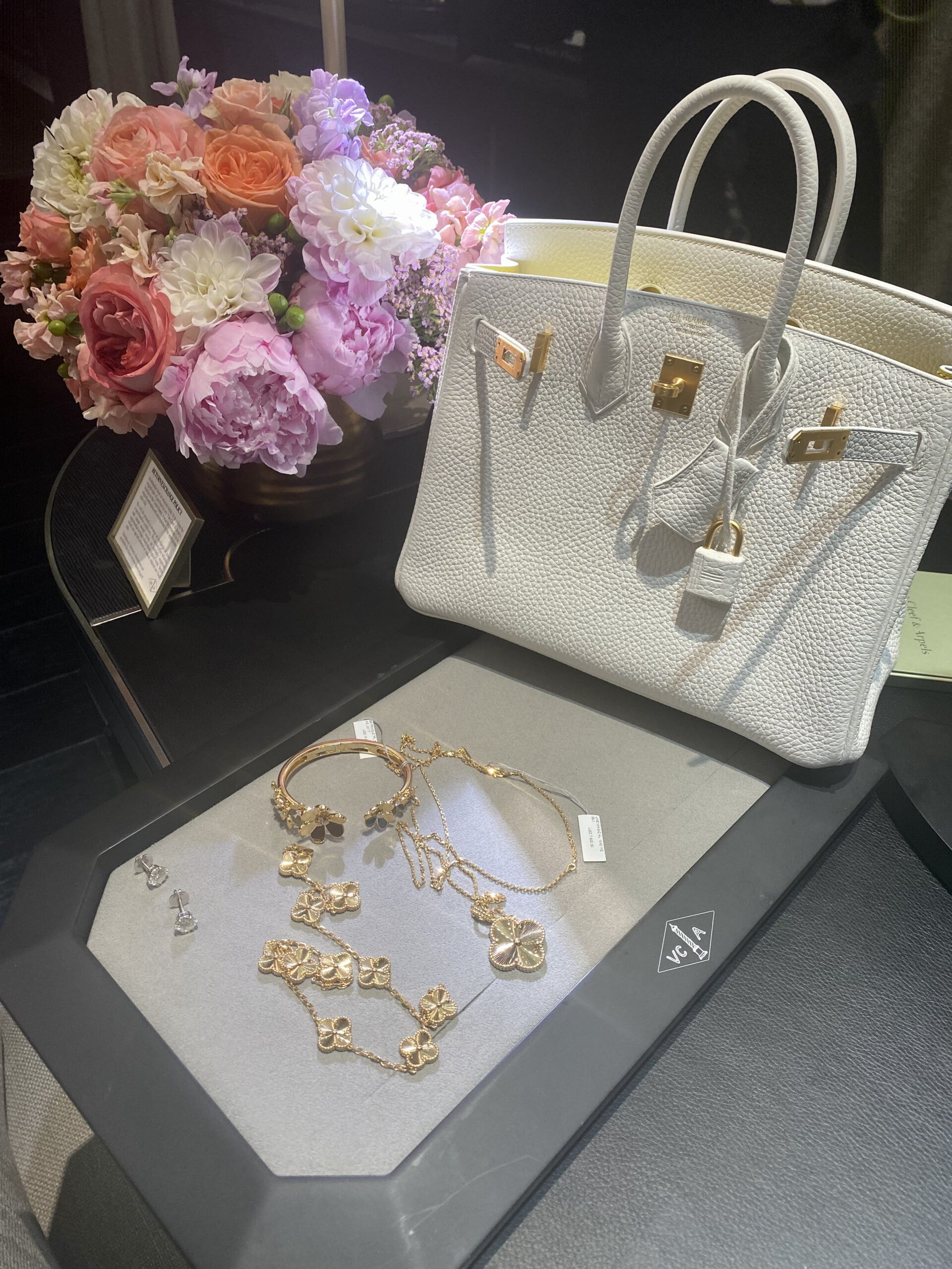 VCA Guilloche in white gold ,Van Cleef &amp; Arpels 10 Motif Guilloche White Gold