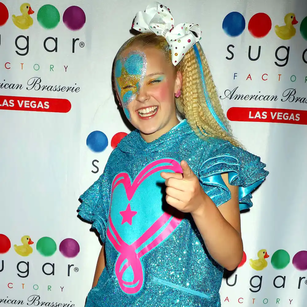 JoJo Siwa Makes &lsquo;DWTS&rsquo; History as 1st Star Competing With Same-Sex Partner