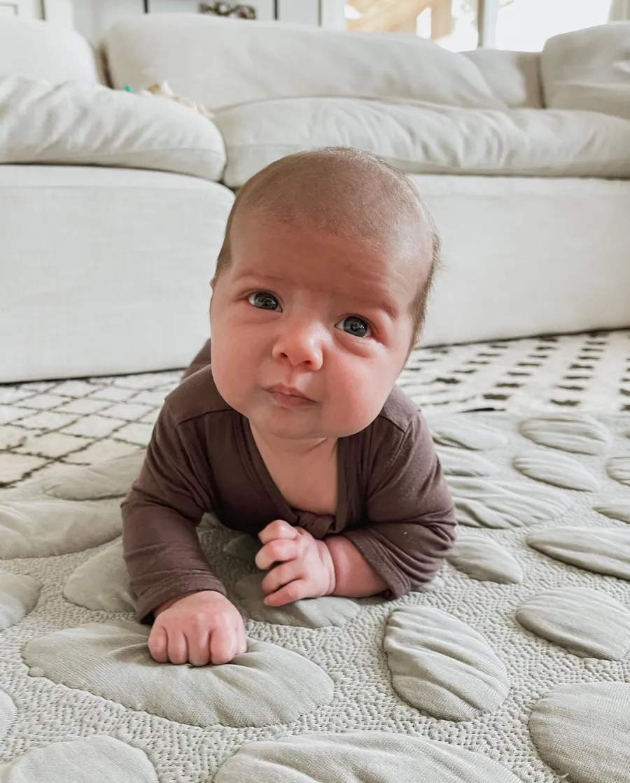 Lauren Burnham Shares Twins Senna and Lux's 7-Week Milestones: Photos Baby in Brown