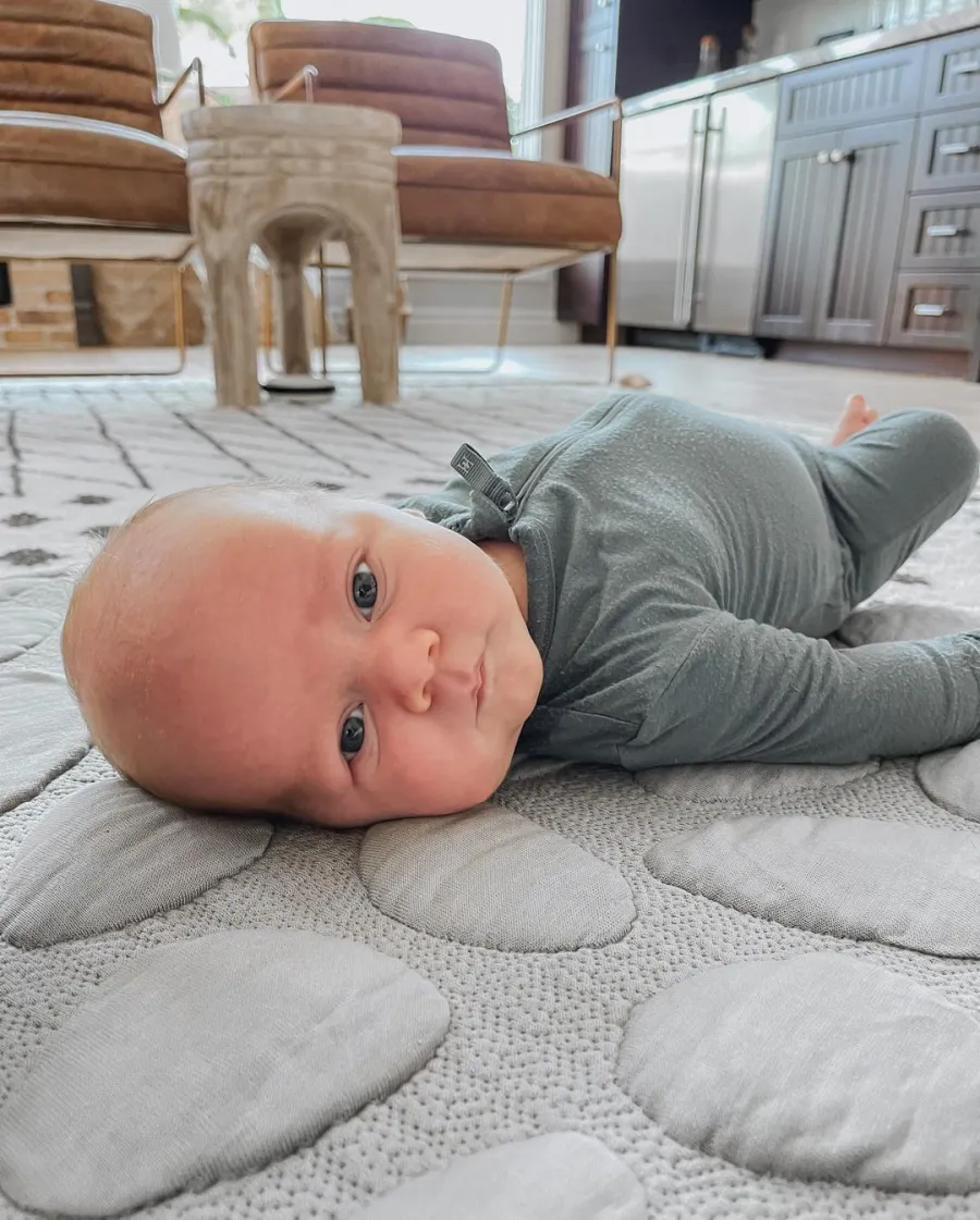 Lauren Burnham Shares Twins Senna and Lux's 7-Week Milestones: Photos On the Move