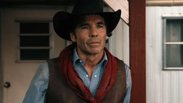 Longtime Soap Star Jay Pickett Dies While Filming Scene on Movie Set 11