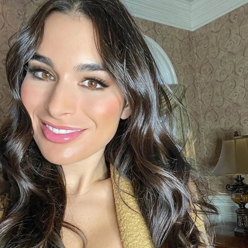 Pregnant Ashley Iaconetti Gives 1st Look at 13-Week Baby Bump Promo