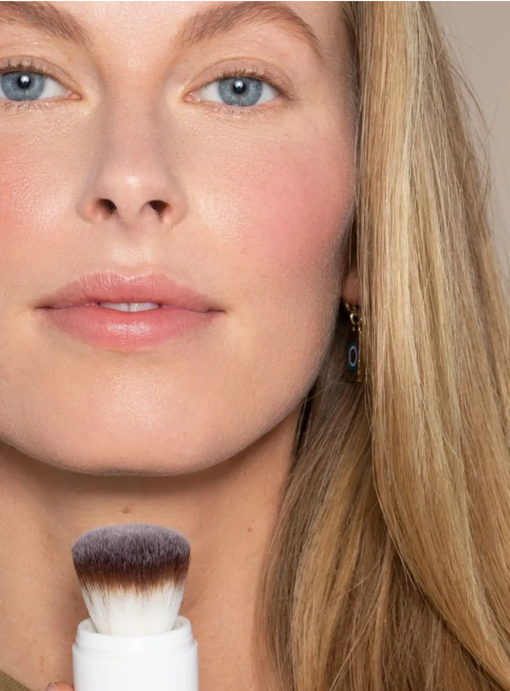 Radiant Translucent Powder SPF 20 | Flow-Thru