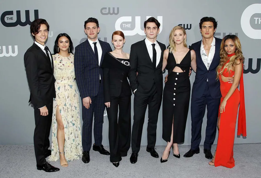 Riverdales Casey Cott Shares Which Costar Is Snack King More Secrets