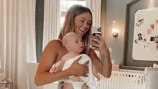 Sadie Robertson Defends Posting Photo of Postpartum Body