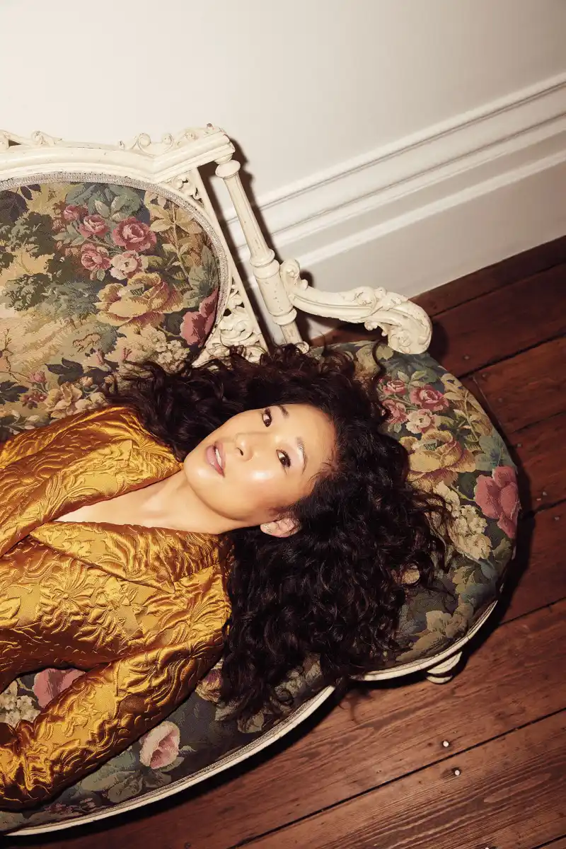 Sandra Oh Emmy Magazine 03