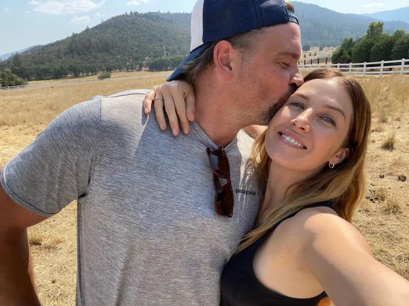 See Tom Welling and More Celeb Families' 2021 Beach Pics Promo