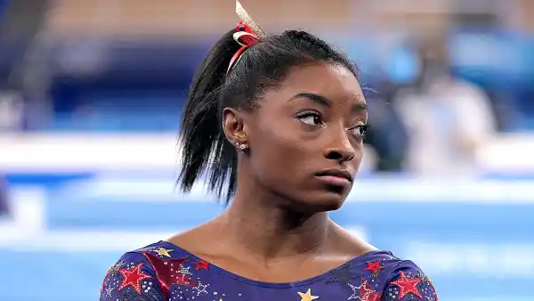 Simone Biles Withdraws From Floor Final as She Battles the Twisties
