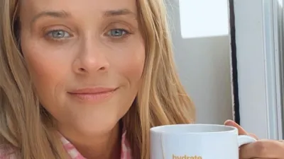 reese-witherspoon-pink-gingham-shirt