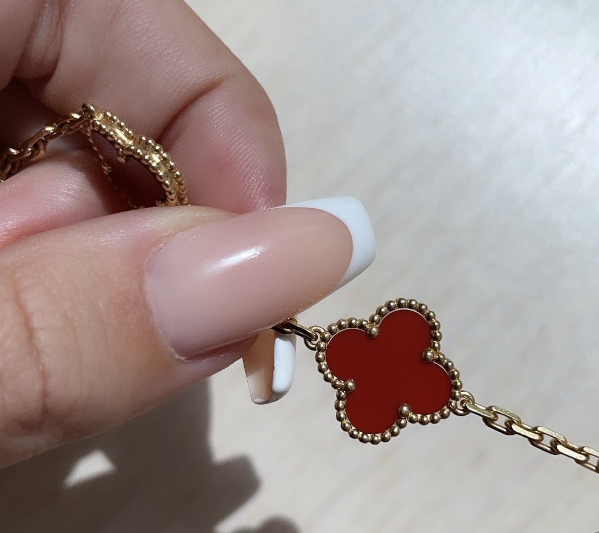 Van Cleef and Arpels Alhambra ,Van Cleef and Arpels care guide