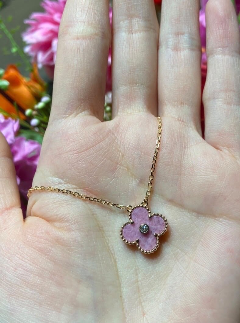 VCA Holiday Pendant 2023,Van Cleef & Arpels Holiday Pendant 2024