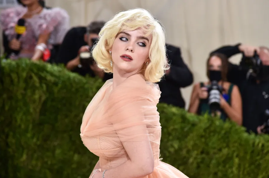 Billie Eilish Romantic Met Gala Look Met Gala 2021 02