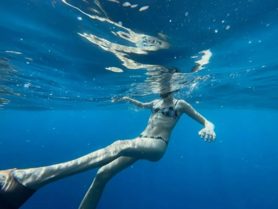 Cara Delevingne Chose Cutest Bikini Swim With Sharks