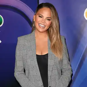 Chrissy Teigen Marks 50 Days Sober With Candid Message: ‘It No Longer Serves Me In Any Way’