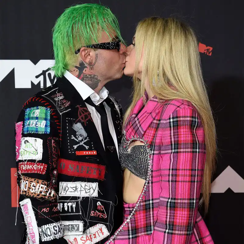 VMAs 2021 Debby Ryan, Josh Dun and More Couples' VMAs PDA Through the Years
