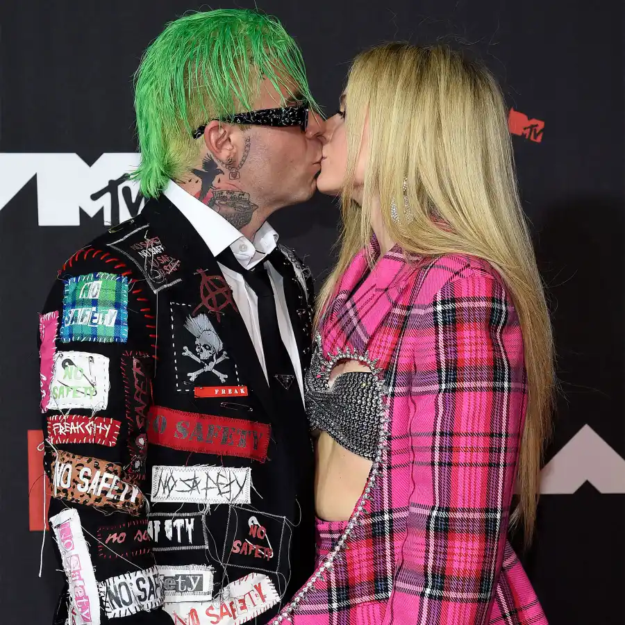 VMAs 2021 Debby Ryan, Josh Dun and More Couples' VMAs PDA Through the Years