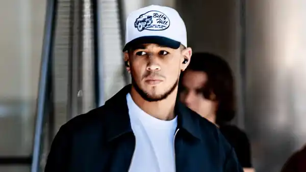 Devin Booker Tests Positive for COVID19