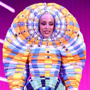 Doja Cat Wildest and Most Out-of-the-Box Outfits from the MTV 2021 VMAs Feature