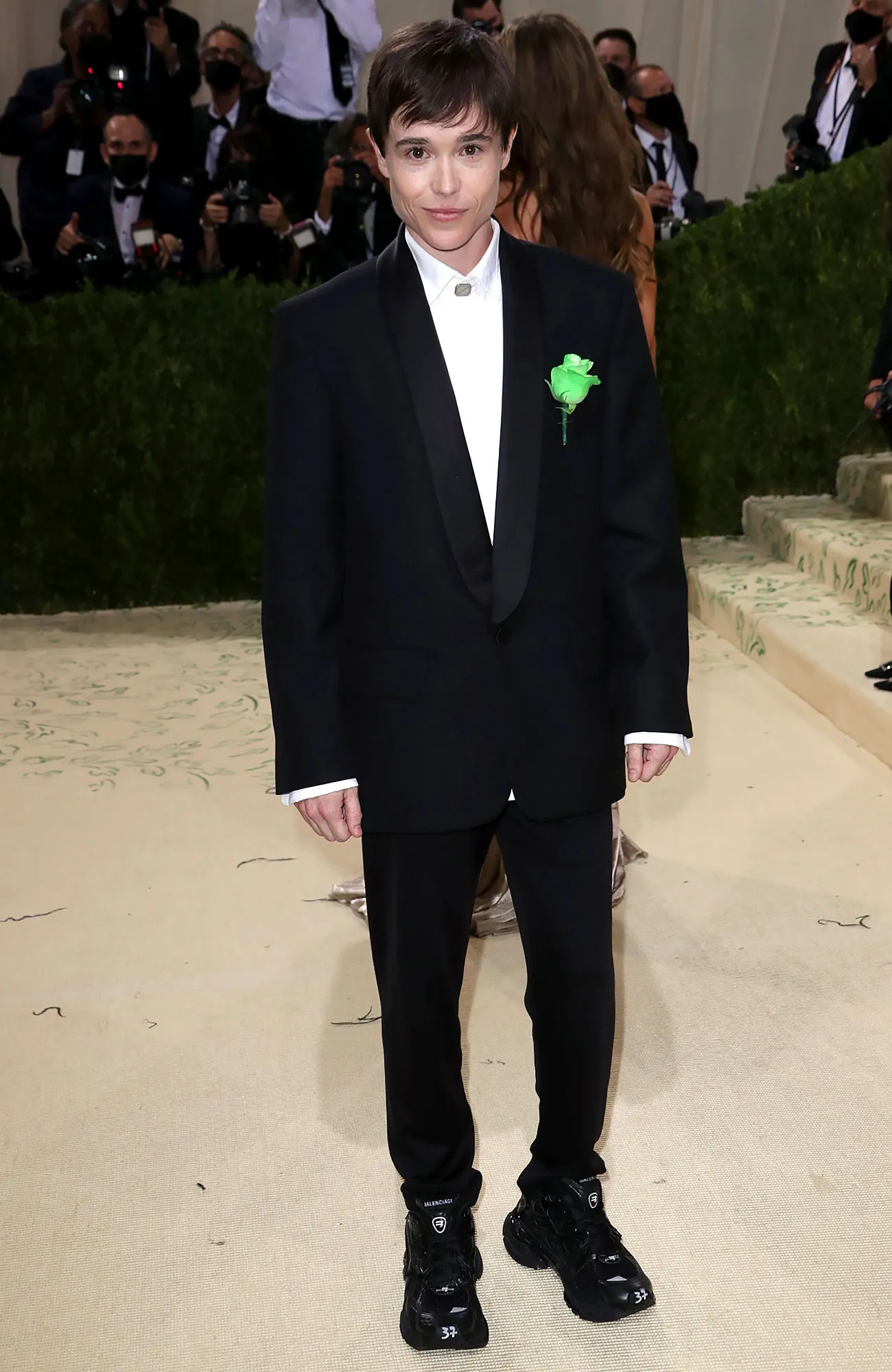 Met Gala 2021 Elliot Page Looks Dapper in All-Black on Met Gala Red Carpet: Photos