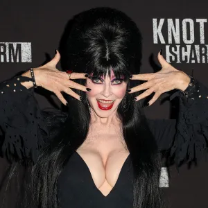 Elvira Comes Out Cassandra Peterson Reveals 19-Year Relationship With a Woman