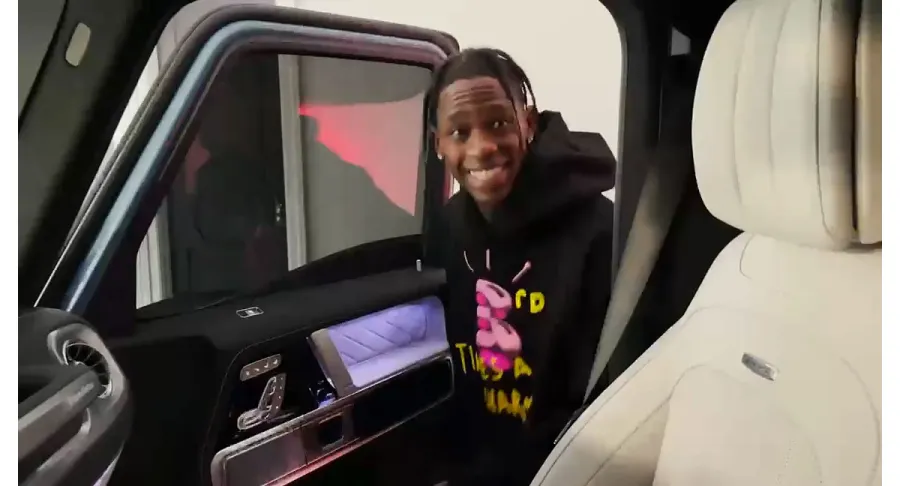 Inside Kylie Jenner Pregnancy Reveal Video 12