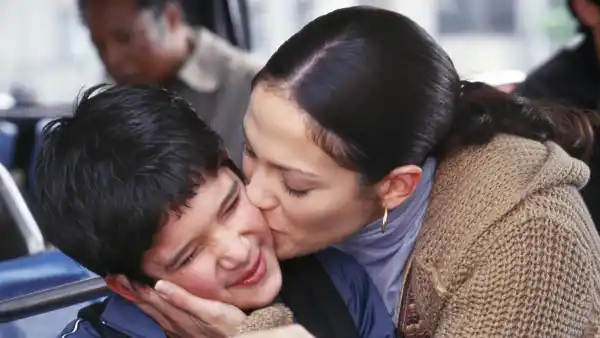 Jennifer Lopez Tyler Posey Maid in Manhattan