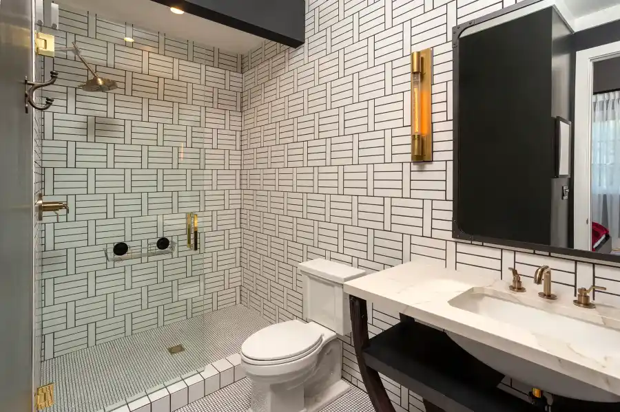 Kelly Clarkson Sells Farmhouse She Custom-Designed With Ex Brandon Blackstock: See Inside $8.24M Mansion