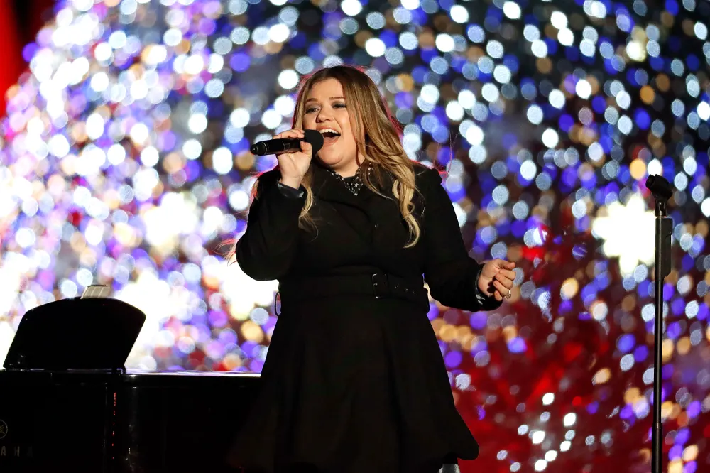 Kelly Clarkson Drops New Song &ldquo;Christmas Isn&rsquo;t Canceled (Just You)&rdquo; After Brandon Blackstock Split