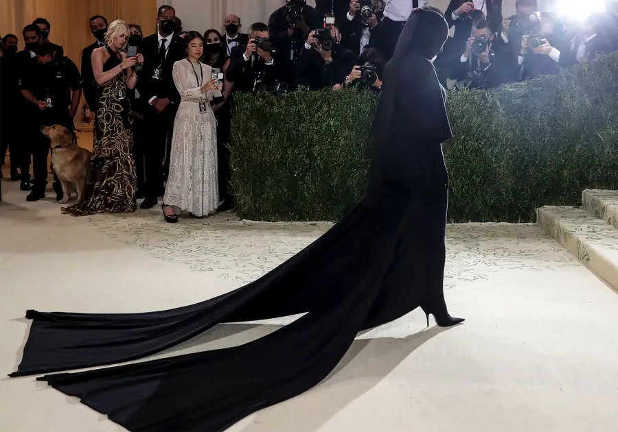 Met Gala 2021 Kim K.’s ‘Donda’-Inspired Met Gala Ensemble Is Polarizing Fans: Pics