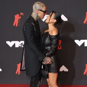 Kourtney Kardashian Travis Barker Make Out During Spooky Halloween Tour 2021 VMAs