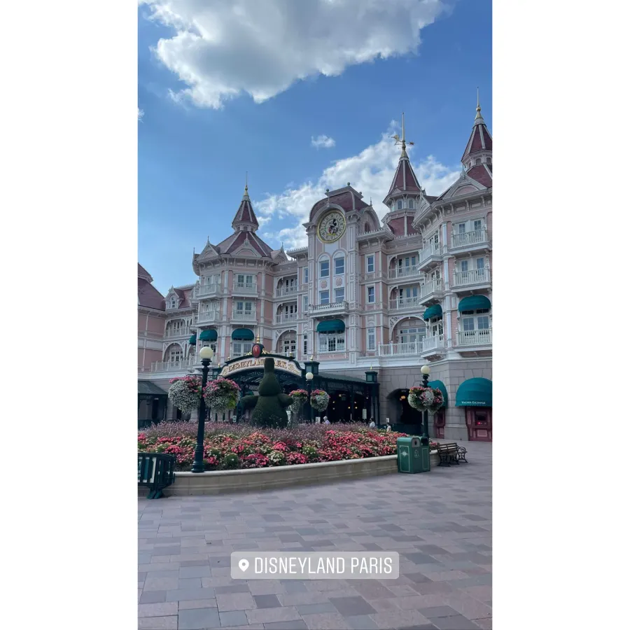 Kourtney Kardashian and Travis Barker Take Romantic Trip to Disneyland Paris 4