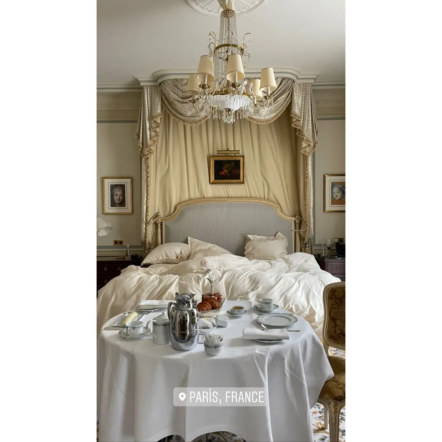 Kourtney Kardashian and Travis Barker Take Romantic Trip to Disneyland Paris 5