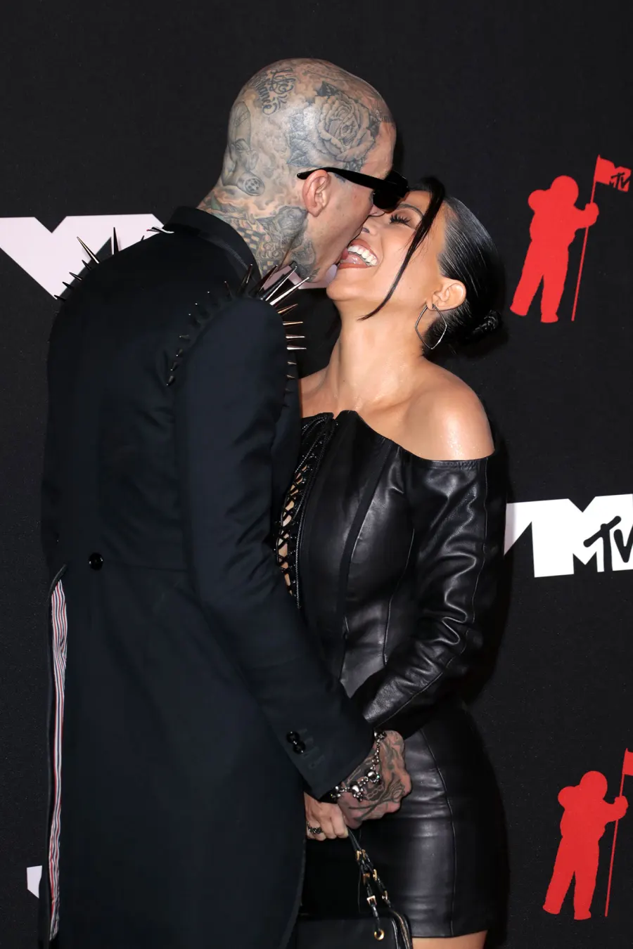 Kourtney Kardashian and Travis Barker VMAs 2021 What You Didn’t See on TV