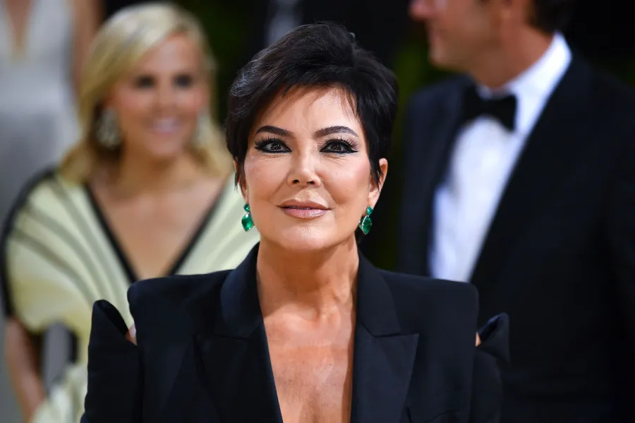 Kris Jenner Gushes Over Kylie Jenner Pregnancy at Met Gala 2021 07