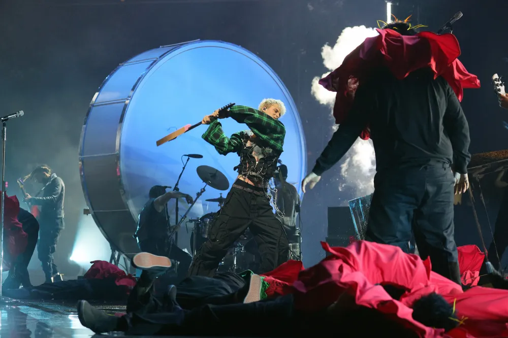 Machine Gun Kelly Jokes About VMAs Drama Conor McGregor