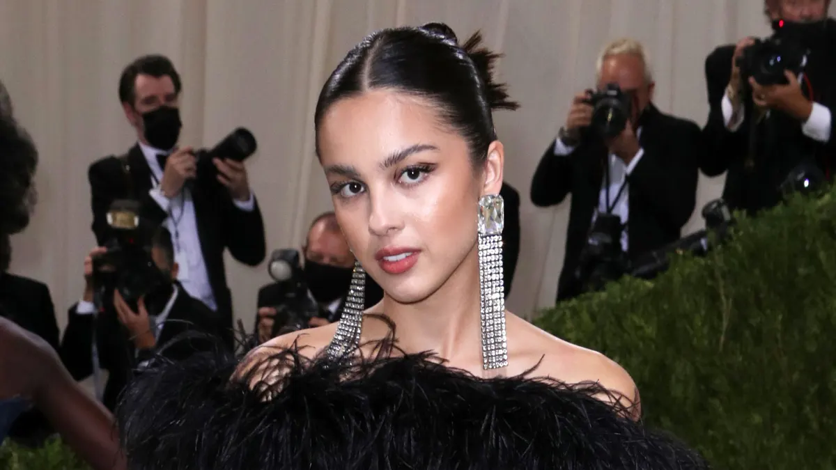 Olivia Rodrigo Met Gala Hair Is Peak Gen Z Style Get Breakdown